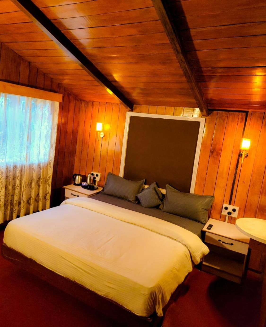 Woodhouse Hotel Ooty Exterior photo